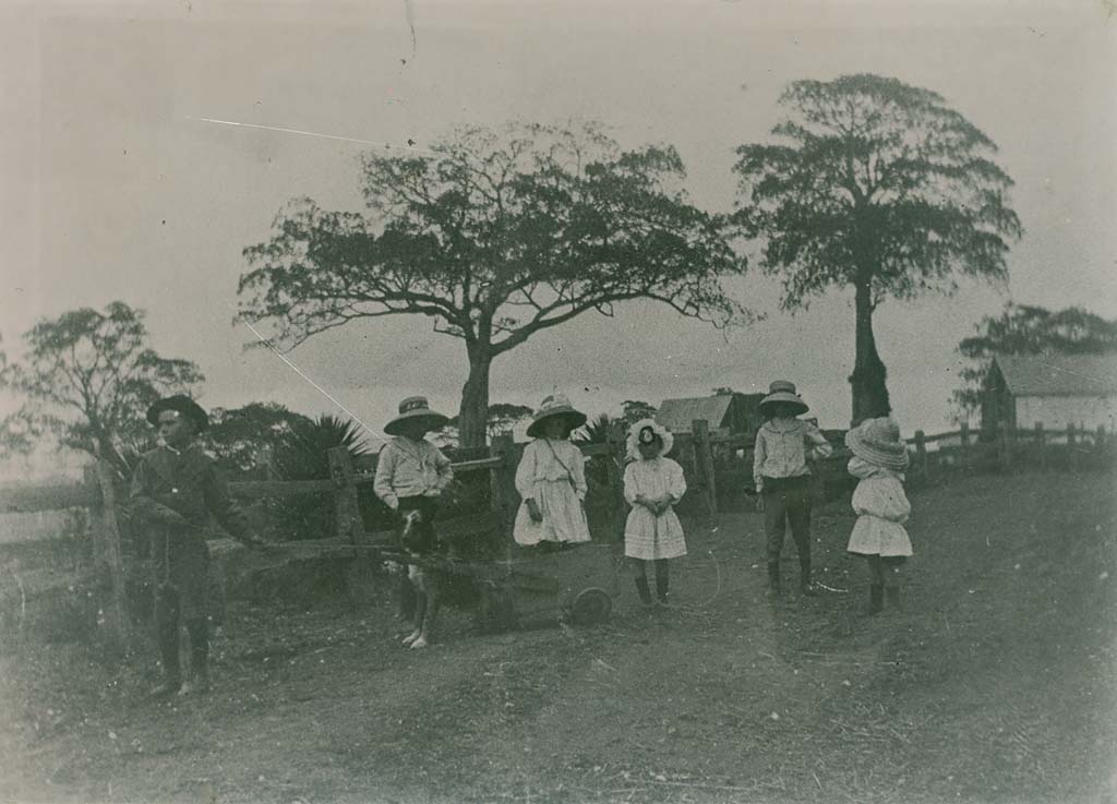 Ball tree and children at Dunster’s Hill c.1923. Donated by Barbara Dunster.